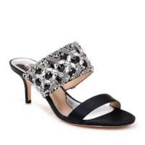 Badgley Mischka slip on heels